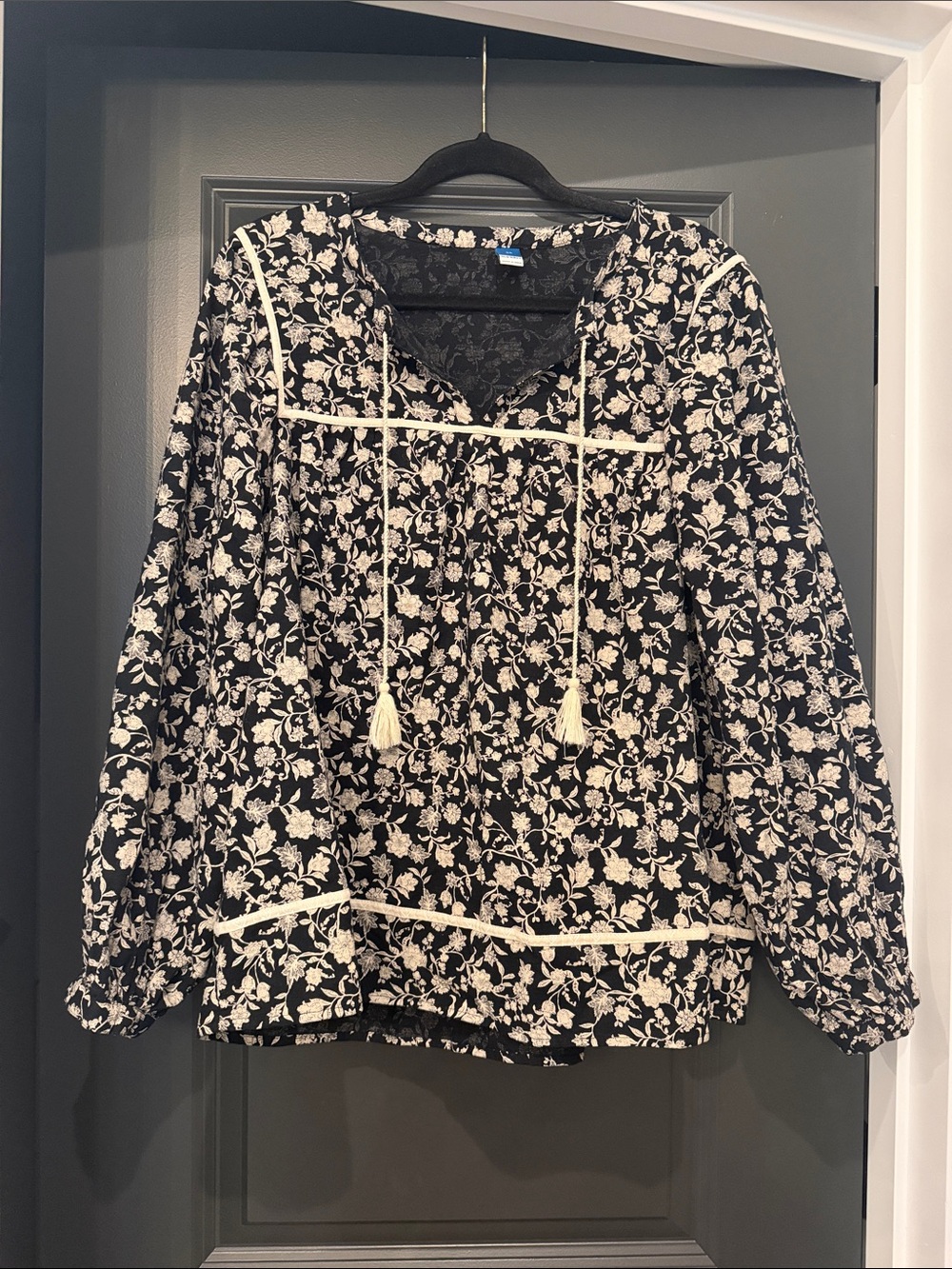 Old Navy Bohemian Floral Peasant Blouse - Black & Cream
